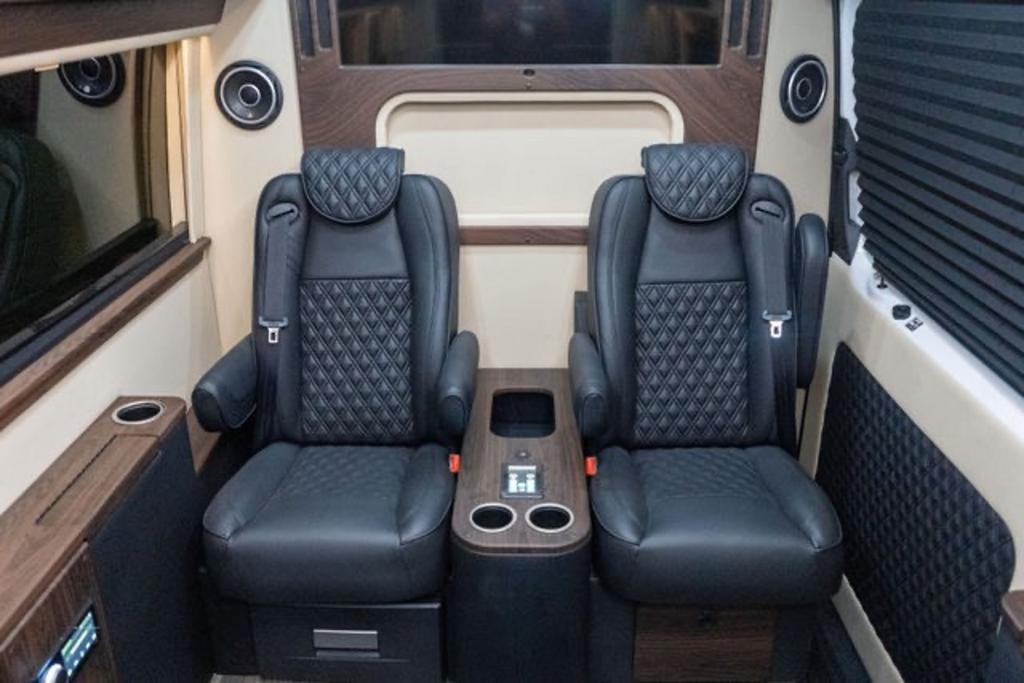 2024 Mercedes-Benz Sprinter Cargo Van Base's photo