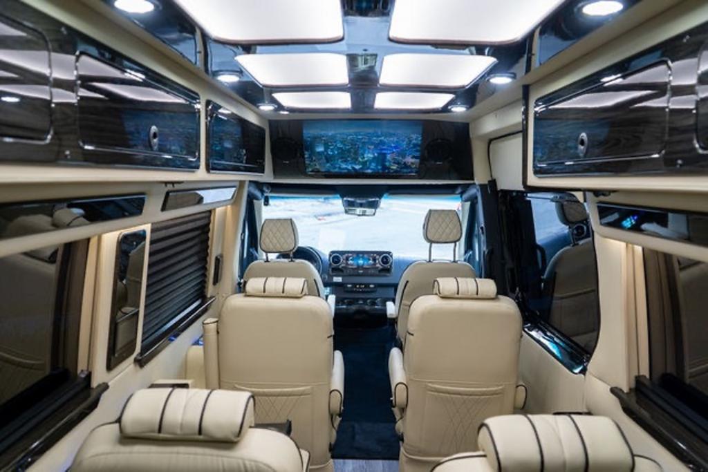 2024 Mercedes-Benz Sprinter Cargo Van Base's photo